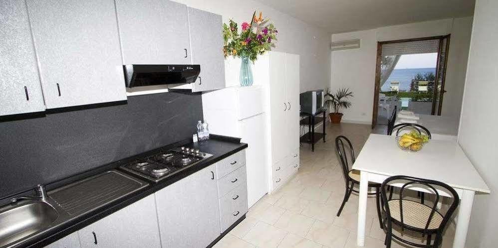 Cicasub Hotel Crotone Buitenkant foto