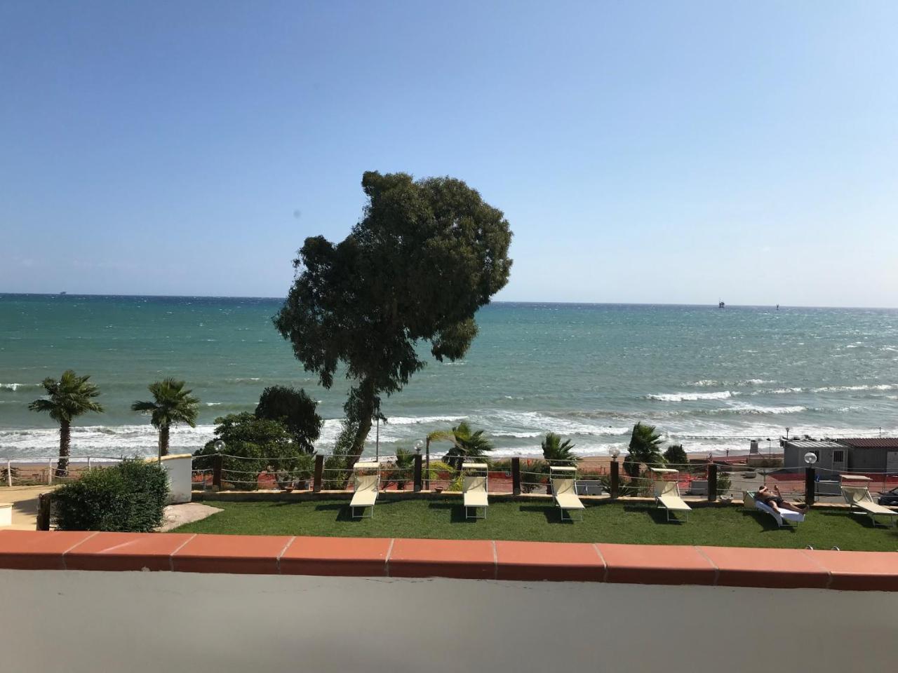 Cicasub Hotel Crotone Buitenkant foto
