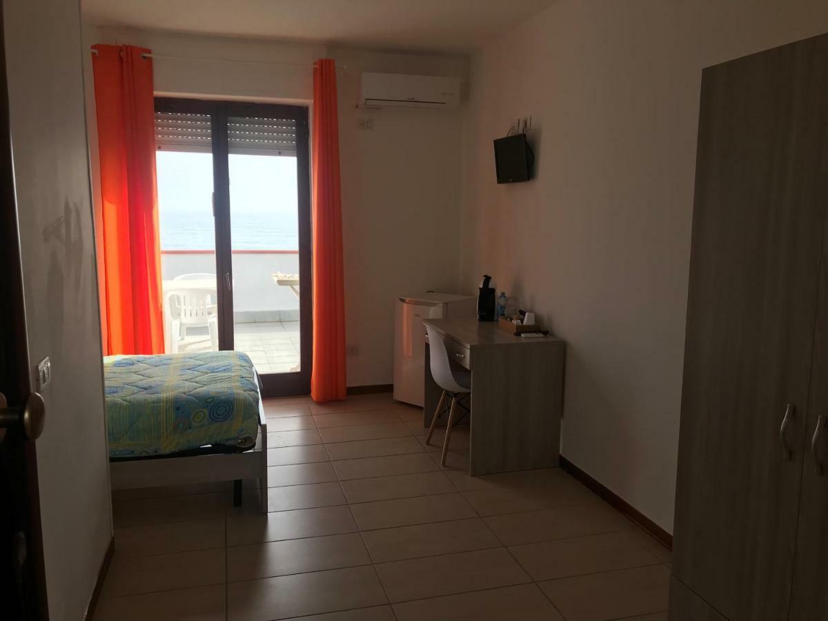 Cicasub Hotel Crotone Buitenkant foto